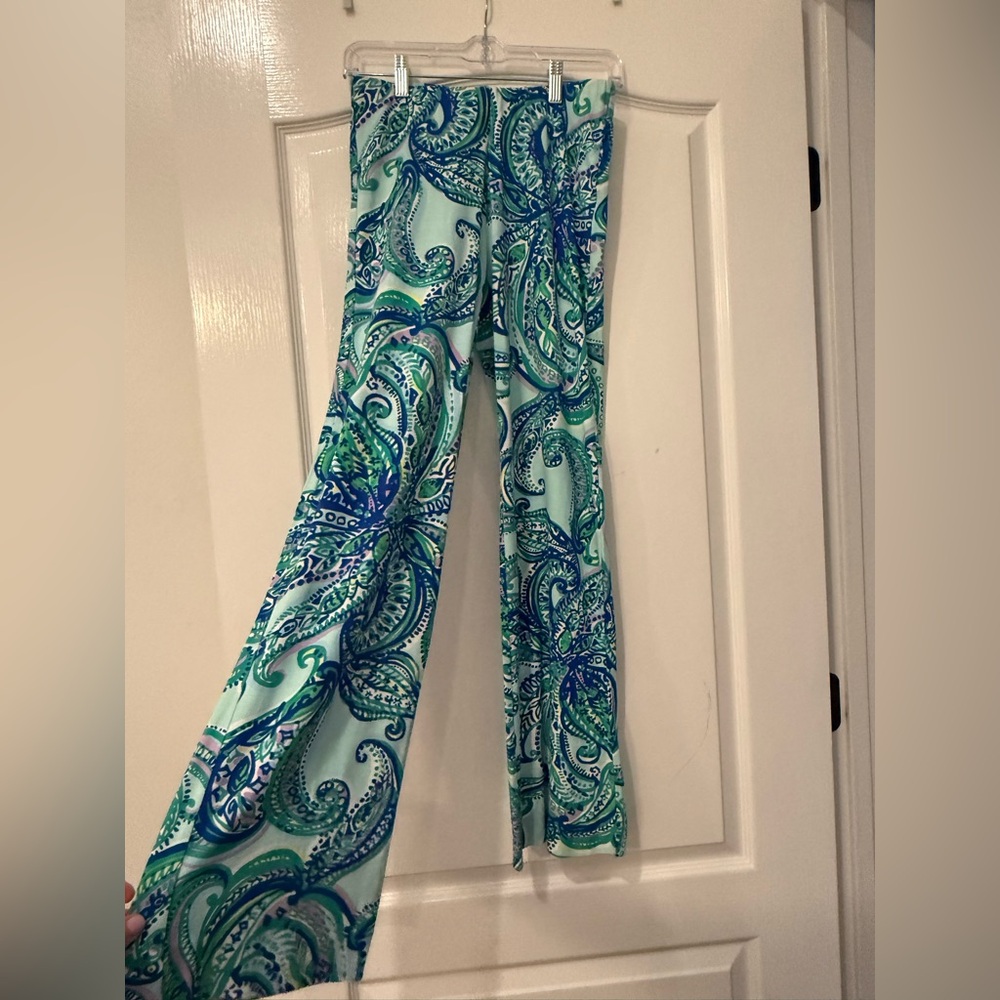Lilly Pulitzer (Georgia May Palazzo Pant) 
Blue & Green Paisley
